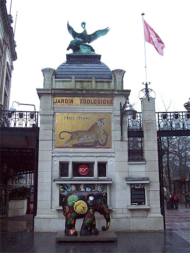Pavillon d'entr�e du zoo