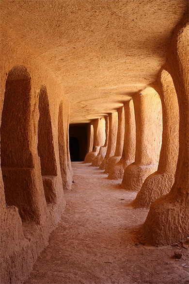 Ombres et lumi�res troglodytes