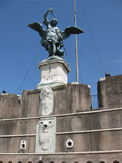 Statue de Saint Ange