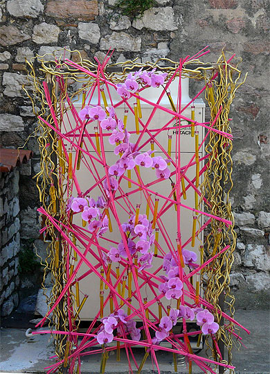 Composition rose fluo