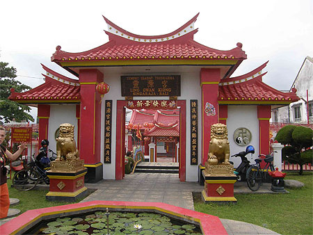 L'entr�e du temple