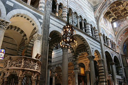 Int�rieur de la cath�drale de Pise