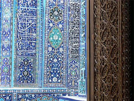 Dans un mausol�e de la n�cropole de Chah-i-Zinda � Samarcande