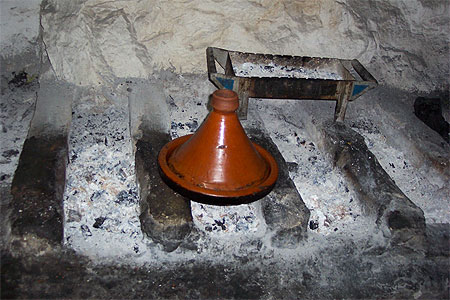 Un vrai tagine berb�re � taliouine  sud du maroc