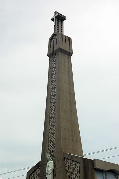 Cath�drale Reine de la Paix