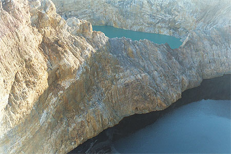 Lacs d'acide  
