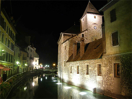 Le palais de l'�le de dos