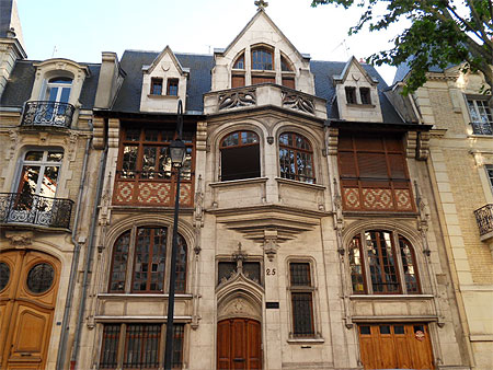 Maison. Bd de Russie