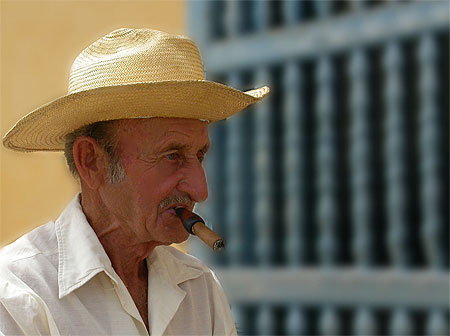 Fumeur de Havane sans son �ne