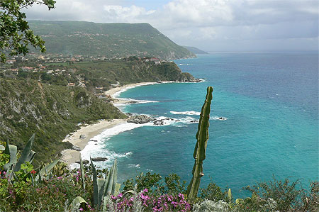 La c�te calabraise depuis Capo Vaticano