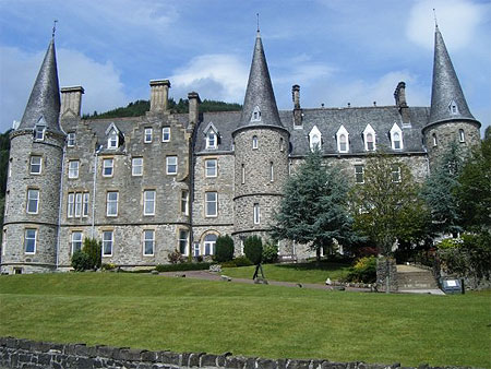 Ch�teau sur le Loch Achray