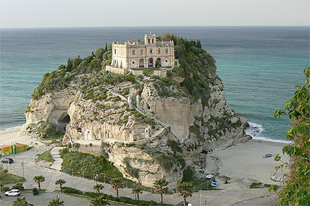 Trop�a, l'ile santa maria