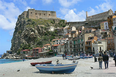 Scilla, la ville basse et le vieux ch�teau
