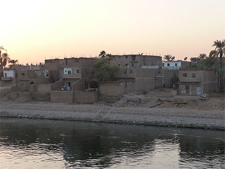Habitation sur le bord du Nil