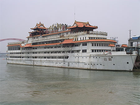 Bateau de touristes sur le Yang Tseu � Wuhan