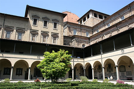 Le clo�tre de la basilique San Lorenzo