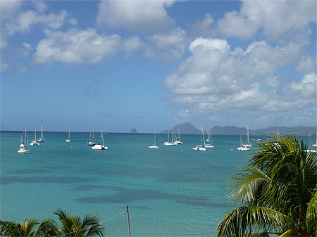 Vue sur la baie de Saint Anne depuis la route qui m�ne � l'hotel Anse Caritan