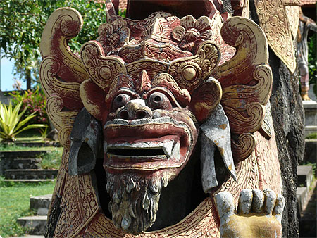 Statue de la t�te Barong