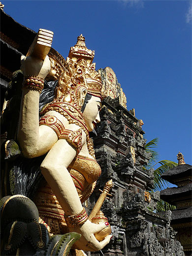 Le Pura Taman Saraswati