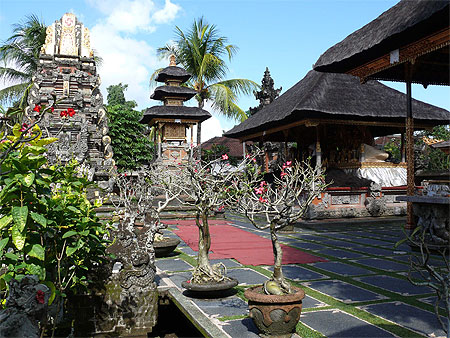Le Pura Taman Saraswati