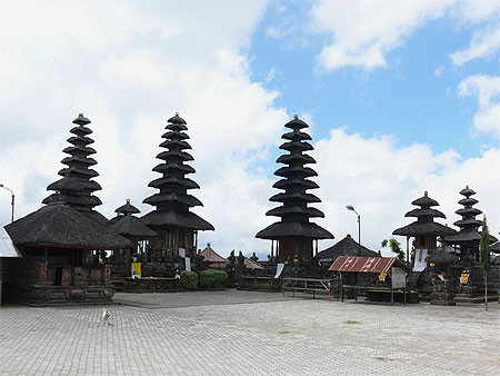 Le Pura Ulun Danu Batur
