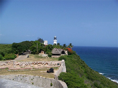 Vue depuis el castillo de San pedro Del Moro