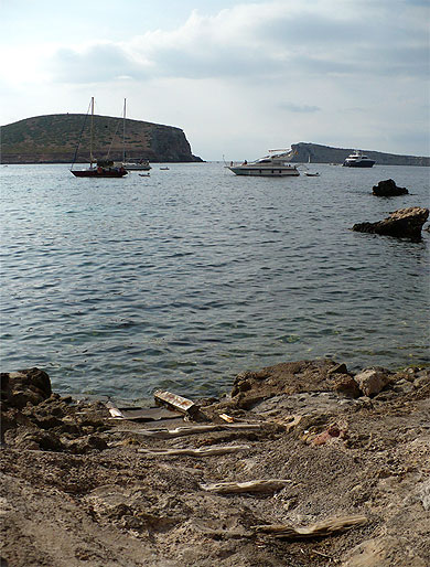 Le soir tombe sur la mer