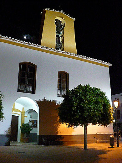 L'�glise de Santa Gertrudis, illumin�e