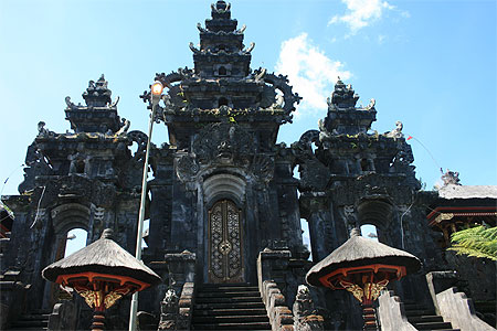 Le Pura Besakih 