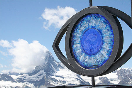 La suisse aux yeux bleus