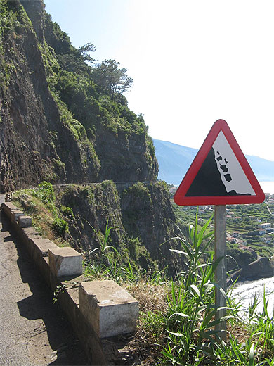 Tron�on de route nord pour Ponta Delgada