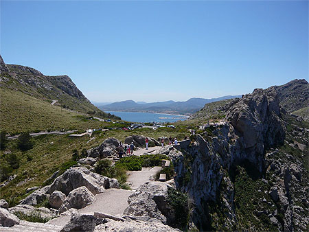 Vue sur le port de Pollen�a