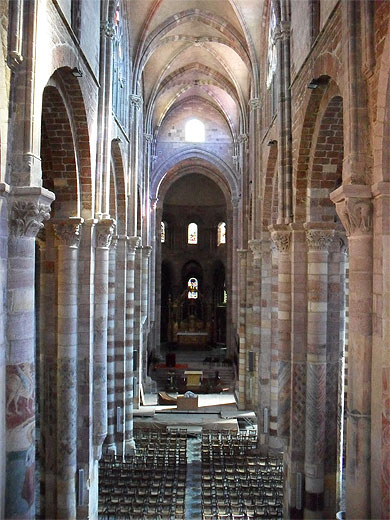 Basilique Saint-Julien : int�rieur