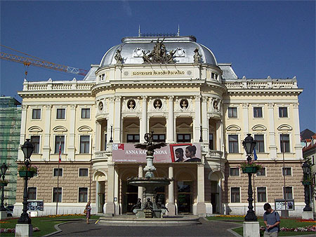 Slovensk� Narodn� Divadlo