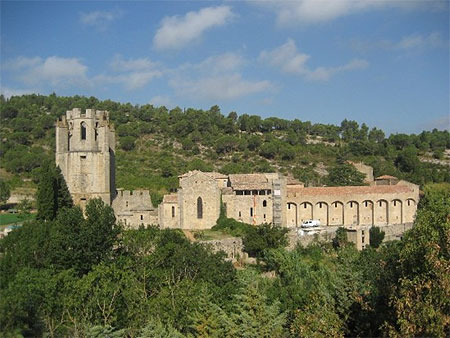 Fa�ade est Abbaye de lagrasse