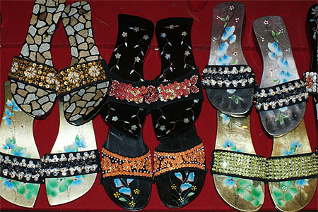Au pays des tongs laqu�es
