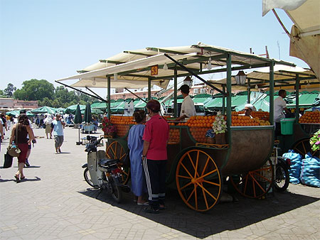 Roulotte de vendeur d'oranges