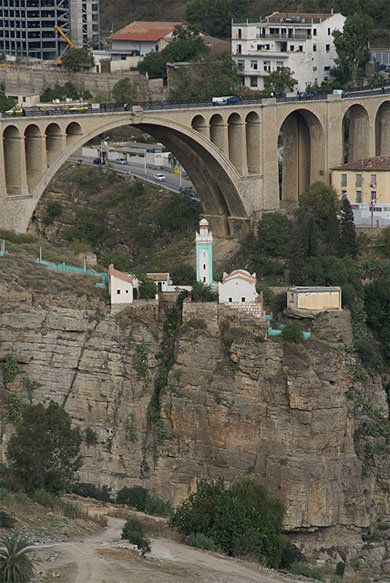 Pont et Mausol�e Sidi Rached