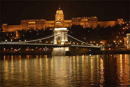 Le pont des chaines et le ch�teau