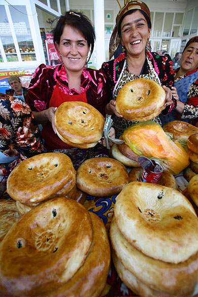Vendeuses de pain � Samarcande Ouzb�kistan