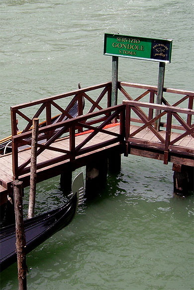 Embarcad�re sur le grand canal