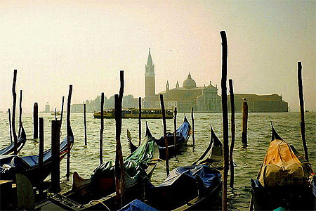 San giorgio dans la brume jaune