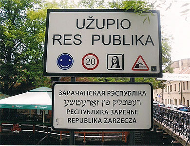 Panneau d'entr�e de la R�publique d'Uzupis