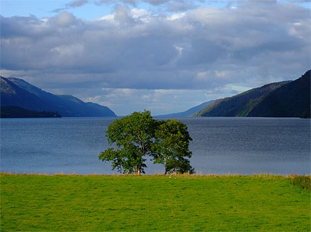 Vue romantique sur le loch Ness