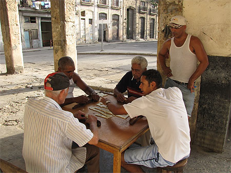 Joueurs de dominos