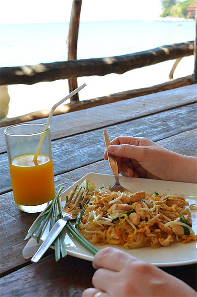 Déjeuner - Face à la mer à Nair Beach 