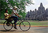 V�lo devant le temple de Bayon