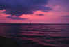 Voilier sur coucher du soleil