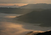 Lever de soleil sur la brume