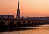 Cr�puscule sur le pont